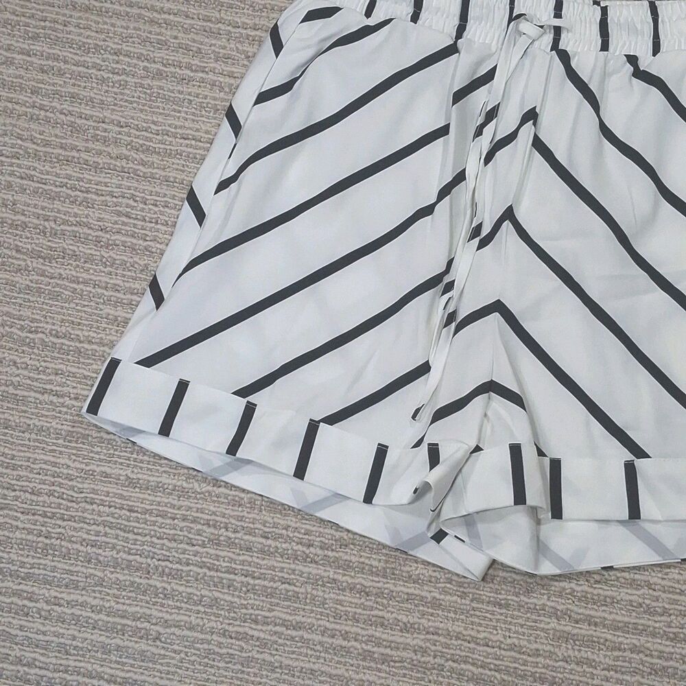 WOMENS SHORTS SIZE L LARGE WHITE BLACK DIAGONAL STRIPED DRAWSTRING CUFFED CASUAL - Picture 7 of 10